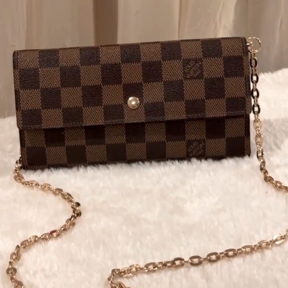 Louis Vuitton Handbags - 💯% Authentic Louis Vuitton Damier Ebene International Wallet✨